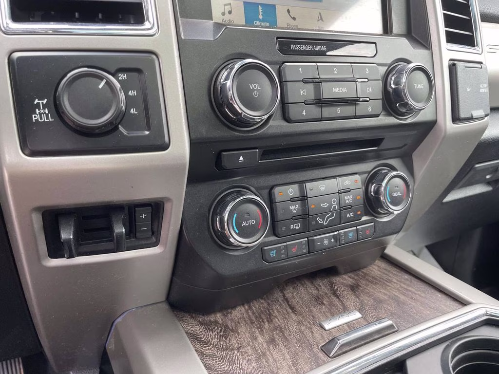 2018 Magnetic Ford Super Duty F-350 SRW Lariat 4X4 Truck