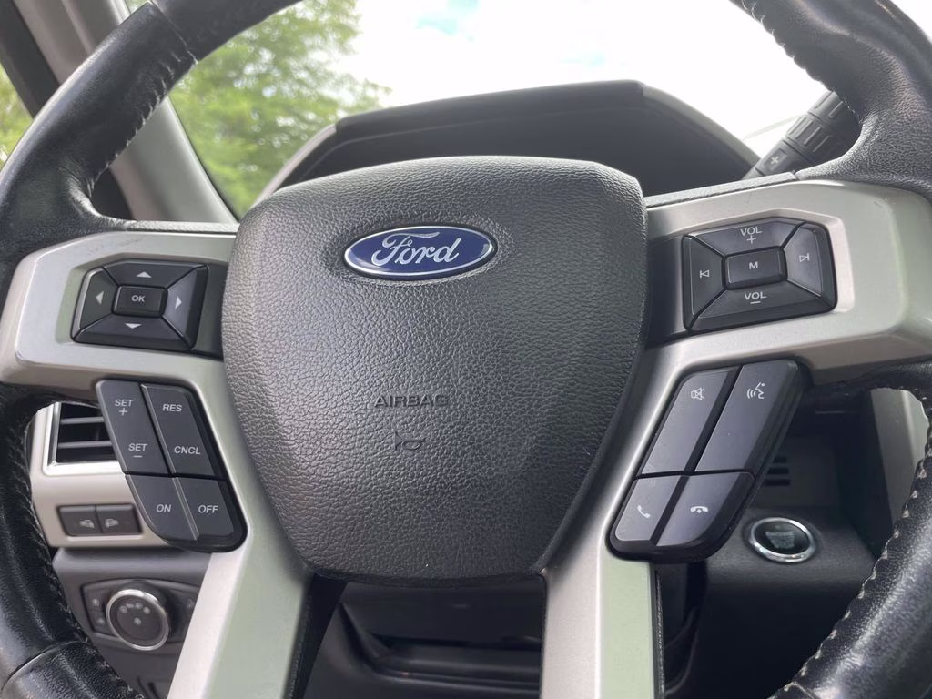 2018 Magnetic Ford Super Duty F-350 SRW Lariat 4X4 Truck