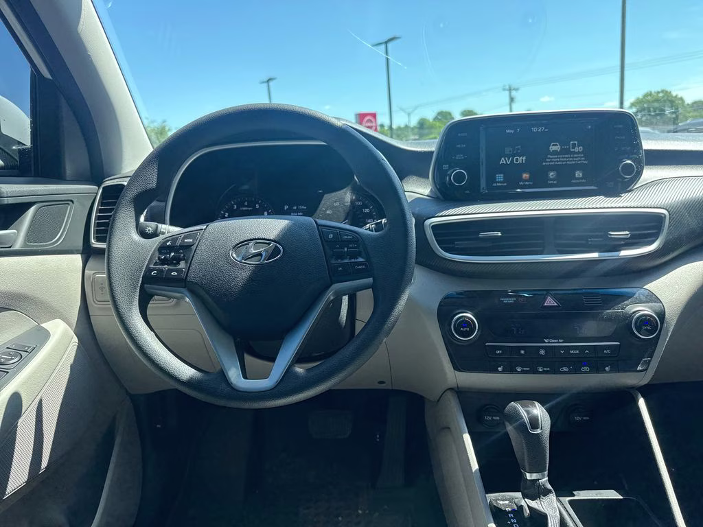2021 White Cream Hyundai Tucson SEL FWD SUV