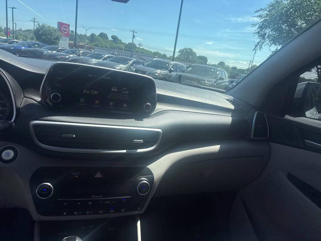 2021 White Cream Hyundai Tucson SEL FWD SUV