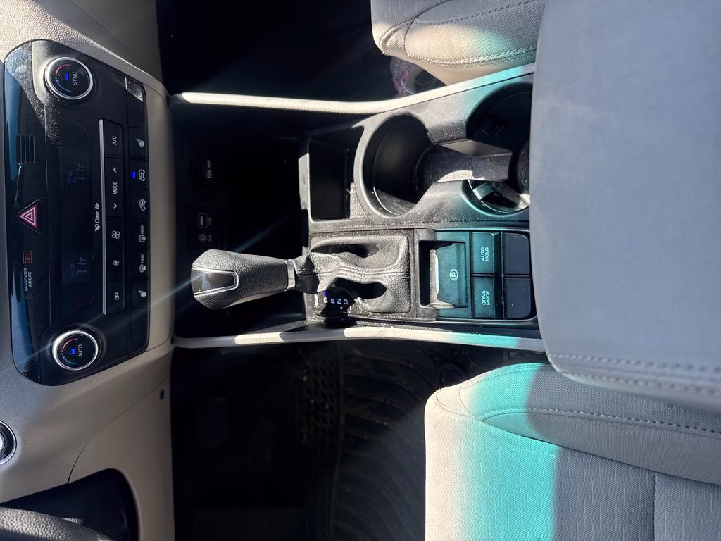 2021 White Cream Hyundai Tucson SEL FWD SUV