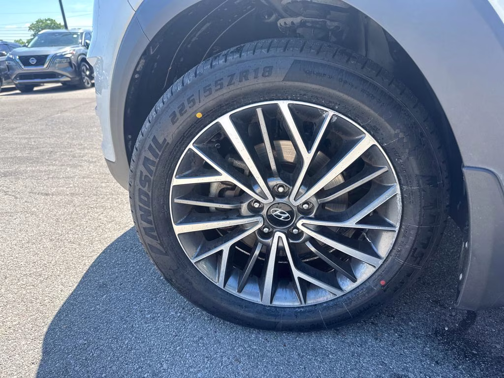 2021 White Cream Hyundai Tucson SEL FWD SUV