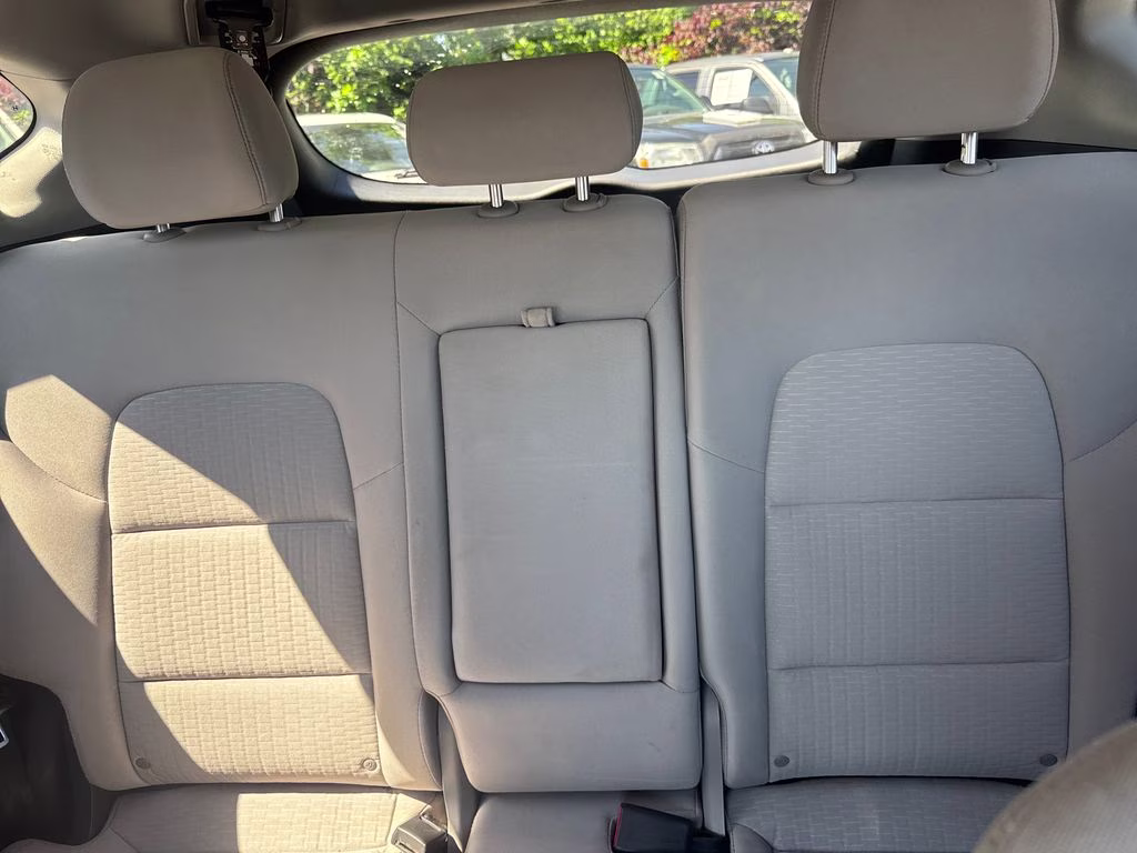 2021 White Cream Hyundai Tucson SEL FWD SUV