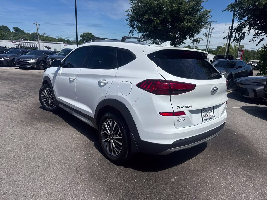 2021 White Cream Hyundai Tucson SEL FWD SUV