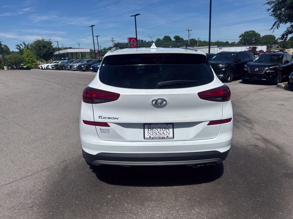 2021 White Cream Hyundai Tucson SEL FWD SUV
