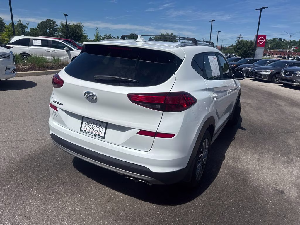 2021 White Cream Hyundai Tucson SEL FWD SUV