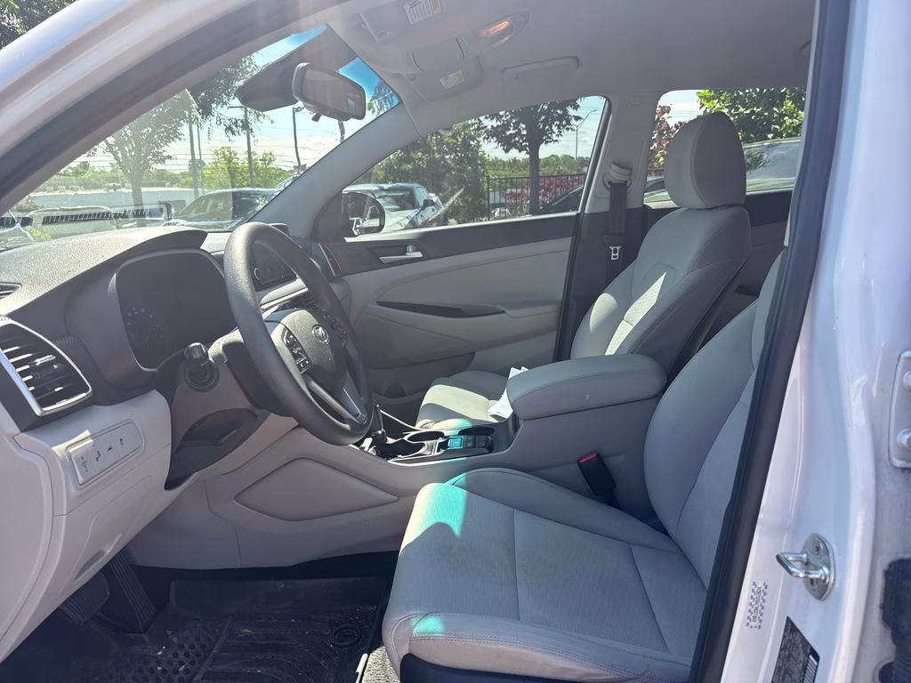 2021 White Cream Hyundai Tucson SEL FWD SUV