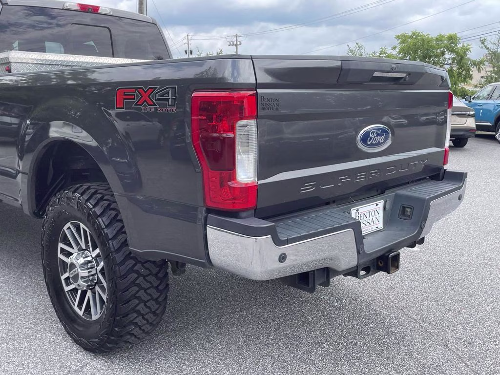 2018 Magnetic Ford Super Duty F-350 SRW Lariat 4X4 Truck