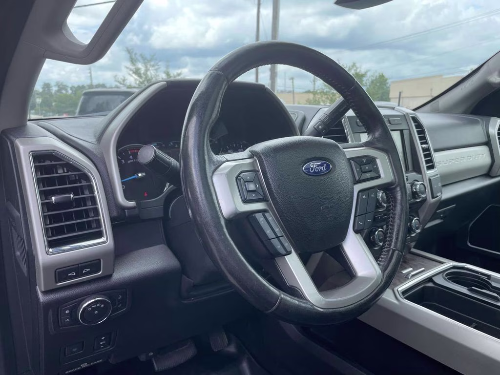 2018 Magnetic Ford Super Duty F-350 SRW Lariat 4X4 Truck
