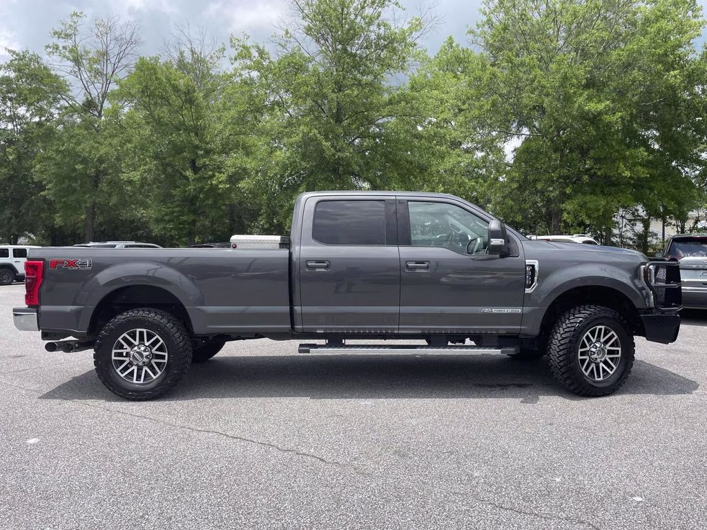2018 Magnetic Ford Super Duty F-350 SRW Lariat 4X4 Truck
