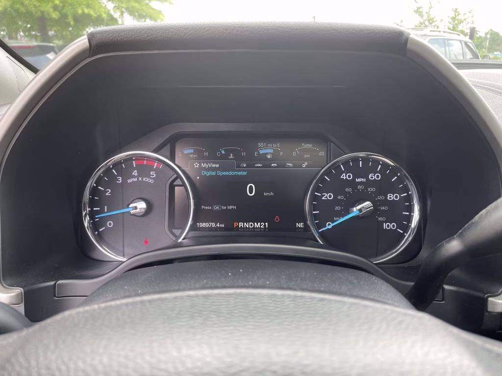 2018 Magnetic Ford Super Duty F-350 SRW Lariat 4X4 Truck