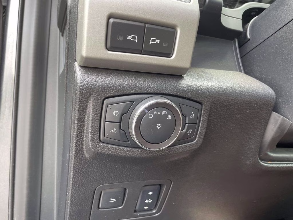 2018 Magnetic Ford Super Duty F-350 SRW Lariat 4X4 Truck