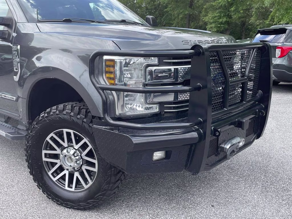 2018 Magnetic Ford Super Duty F-350 SRW Lariat 4X4 Truck