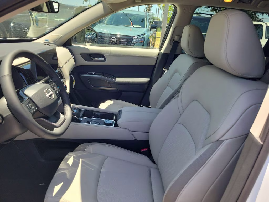 2026 Everest White Pearl Tricoat Nissan Pathfinder SL 4X4 SUV