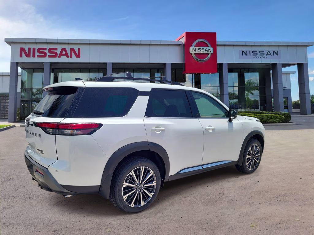 2026 Everest White Pearl Tricoat Nissan Pathfinder Platinum 4X4 SUV