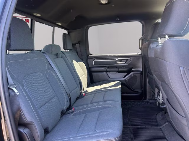 2022 Diamond Black Crystal Pearlcoat Ram 1500 Big Horn 4X4 Truck