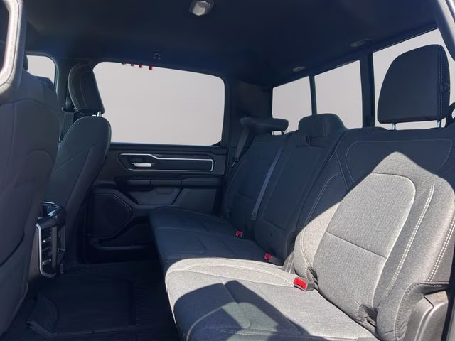 2022 Diamond Black Crystal Pearlcoat Ram 1500 Big Horn 4X4 Truck