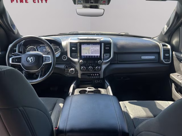 2022 Diamond Black Crystal Pearlcoat Ram 1500 Big Horn 4X4 Truck