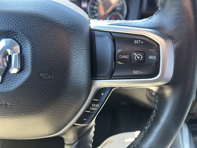 2022 Diamond Black Crystal Pearlcoat Ram 1500 Big Horn 4X4 Truck