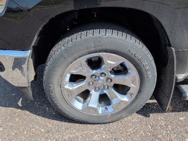 2022 Diamond Black Crystal Pearlcoat Ram 1500 Big Horn 4X4 Truck