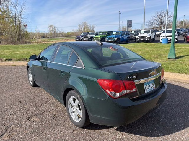 2015 Rainforest Green Metallic Chevrolet Cruze 1LT FWD Sedan