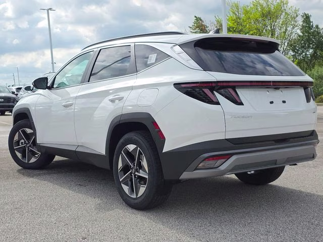 2026 White Pearl Hyundai Tucson SEL Premium AWD SUV