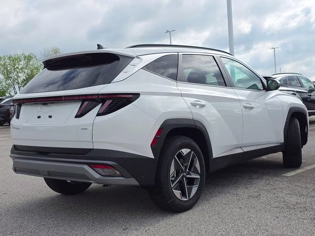2026 White Pearl Hyundai Tucson SEL Premium AWD SUV