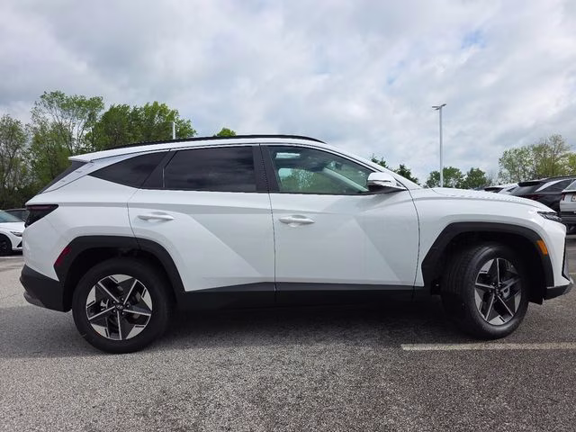 2026 White Pearl Hyundai Tucson SEL Premium AWD SUV