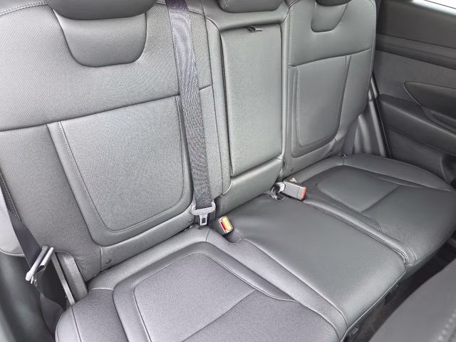 2026 White Pearl Hyundai Tucson SEL Premium AWD SUV