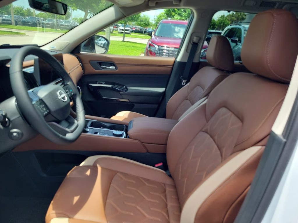 2026 Everest White Pearl Tricoat Nissan Pathfinder Platinum 4X4 SUV