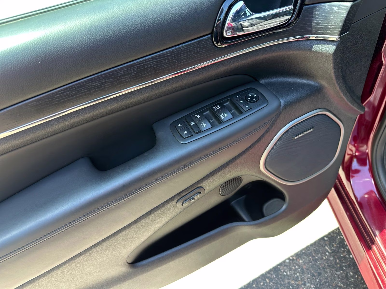 2019 Velvet Red Pearlcoat Jeep Grand Cherokee Overland 4X4 SUV