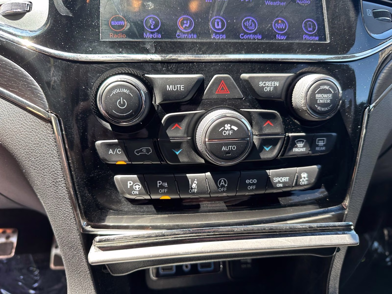 2019 Velvet Red Pearlcoat Jeep Grand Cherokee Overland 4X4 SUV