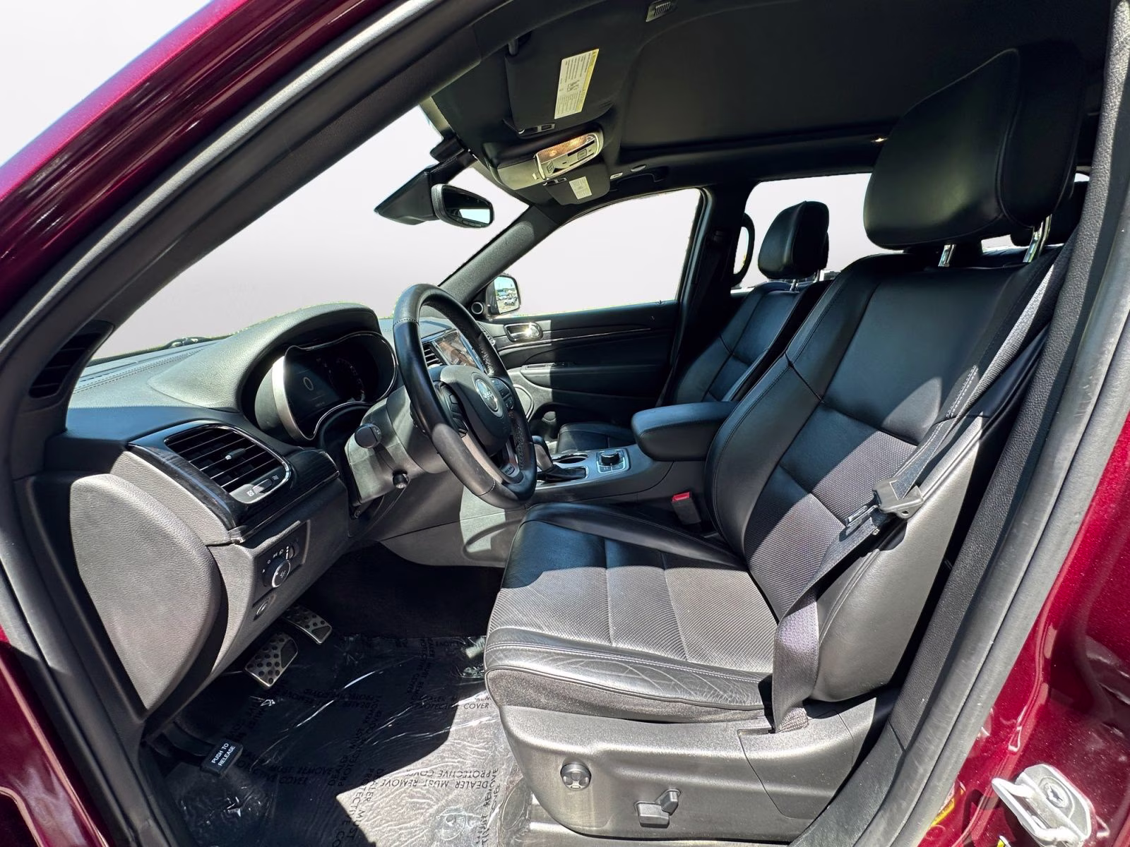 2019 Velvet Red Pearlcoat Jeep Grand Cherokee Overland 4X4 SUV