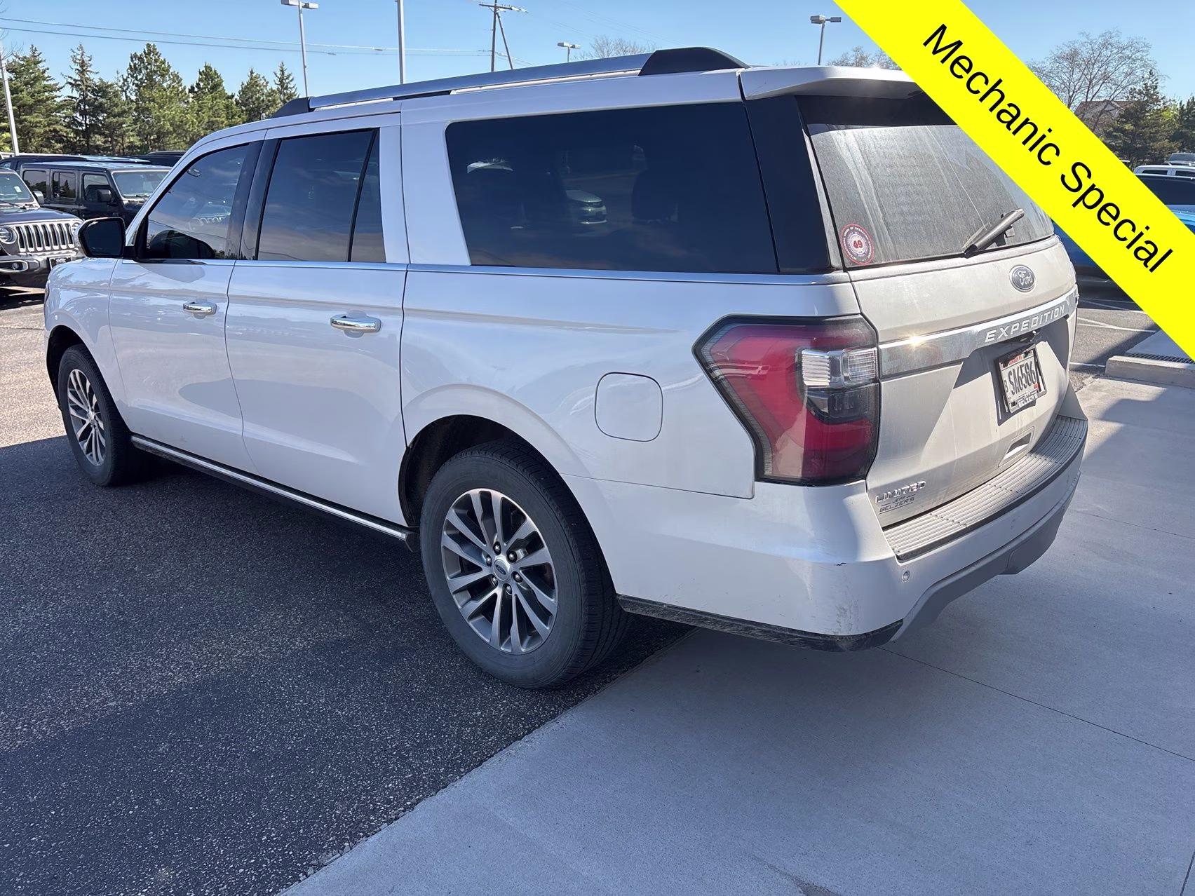 Used 2018 Ford Expedition Limited with VIN 1FMJK2AT0JEA15911 for sale in Stillwater, Minnesota