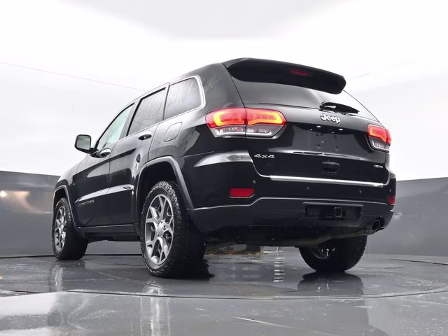 2019 Diamond Black Crystal Pearlcoat Jeep Grand Cherokee Limited 4X4 SUV