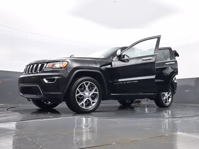 2019 Diamond Black Crystal Pearlcoat Jeep Grand Cherokee Limited 4X4 SUV