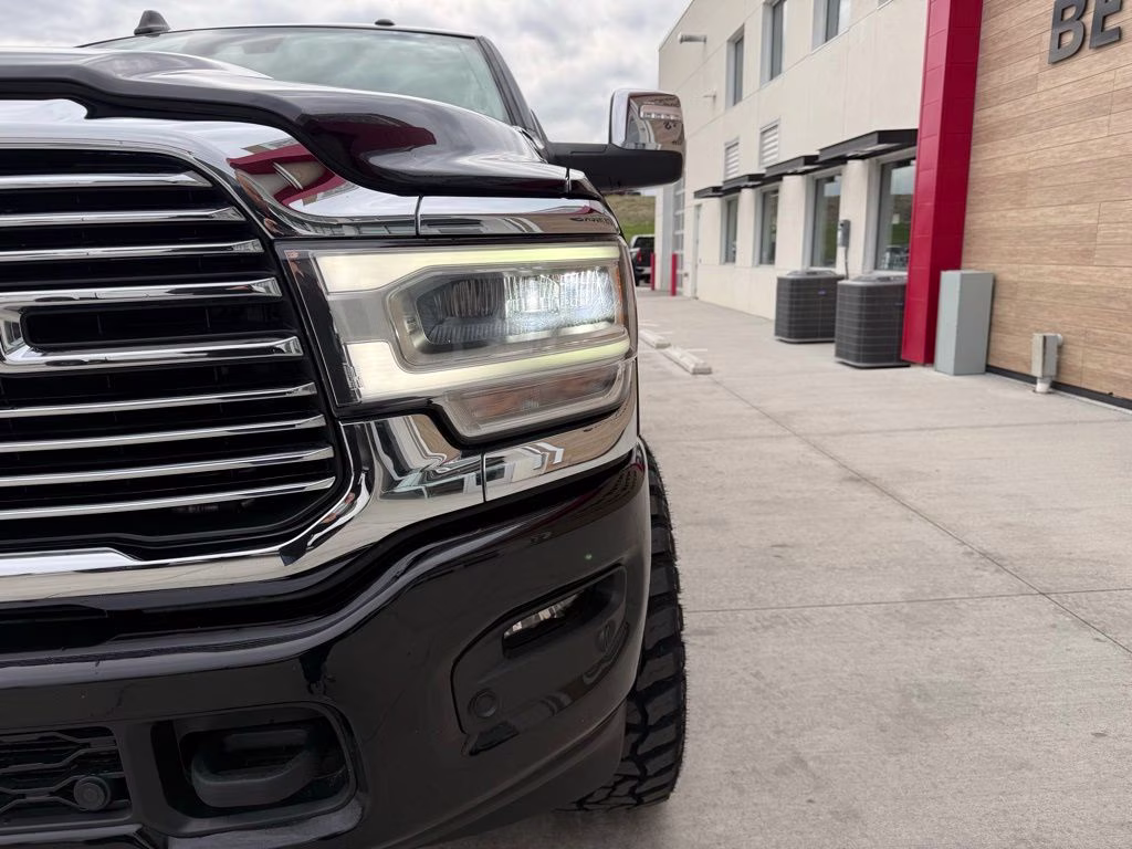 2024 Diamond Black Crystal Pearlcoat Ram 2500 Laramie 4X4 Truck