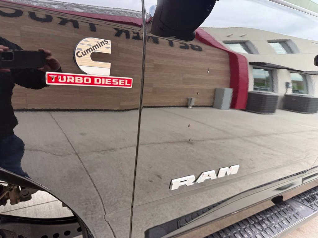 2024 Diamond Black Crystal Pearlcoat Ram 2500 Laramie 4X4 Truck
