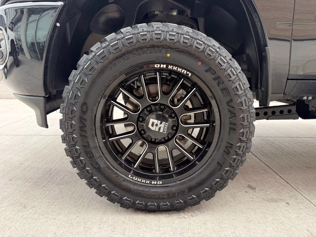 2024 Diamond Black Crystal Pearlcoat Ram 2500 Laramie 4X4 Truck