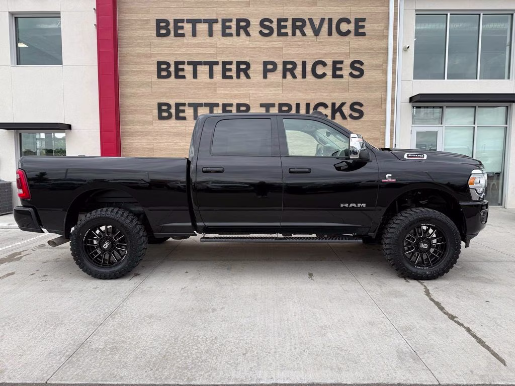 2024 Diamond Black Crystal Pearlcoat Ram 2500 Laramie 4X4 Truck