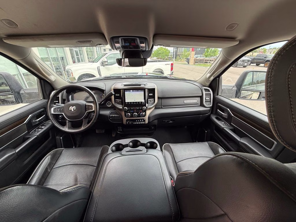 2024 Diamond Black Crystal Pearlcoat Ram 2500 Laramie 4X4 Truck