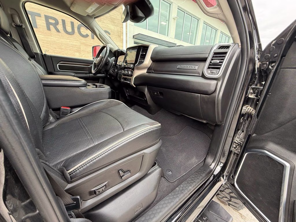 2024 Diamond Black Crystal Pearlcoat Ram 2500 Laramie 4X4 Truck