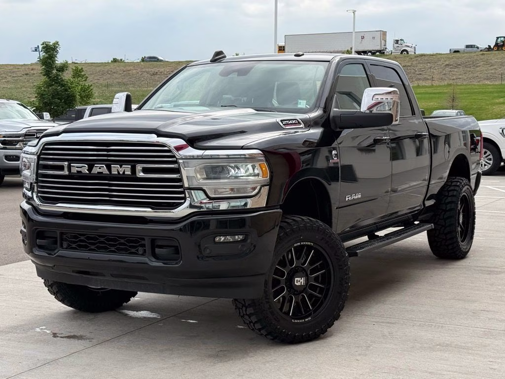 2024 Diamond Black Crystal Pearlcoat Ram 2500 Laramie 4X4 Truck