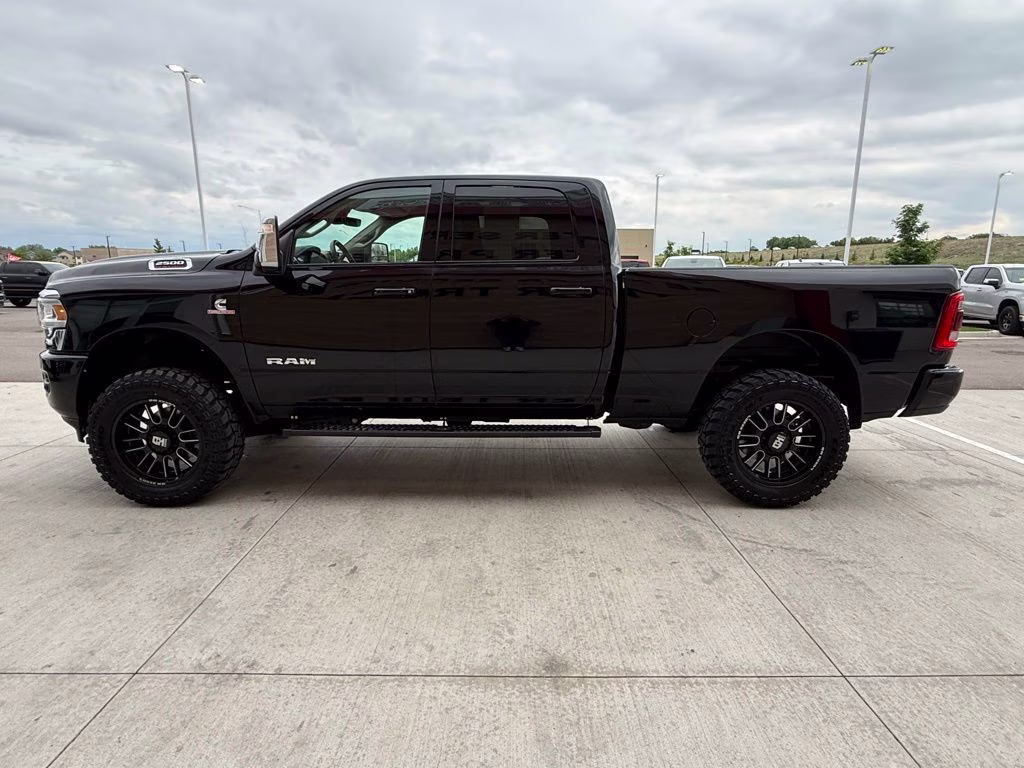 2024 Diamond Black Crystal Pearlcoat Ram 2500 Laramie 4X4 Truck