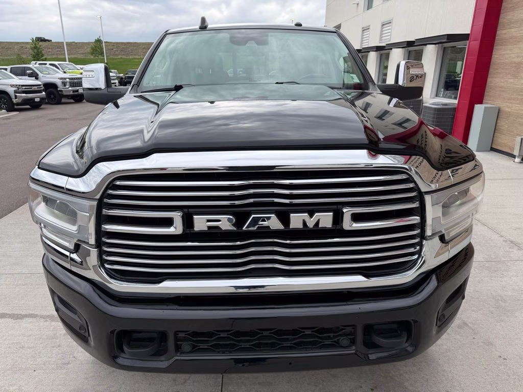 2024 Diamond Black Crystal Pearlcoat Ram 2500 Laramie 4X4 Truck