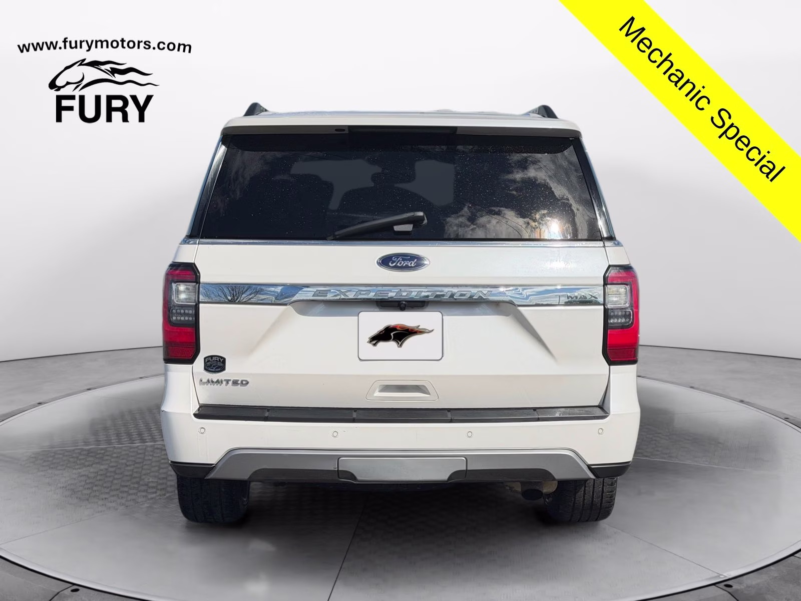 2018 White Platinum Clearcoat Metallic Ford Expedition Max Limited 4X4 SUV