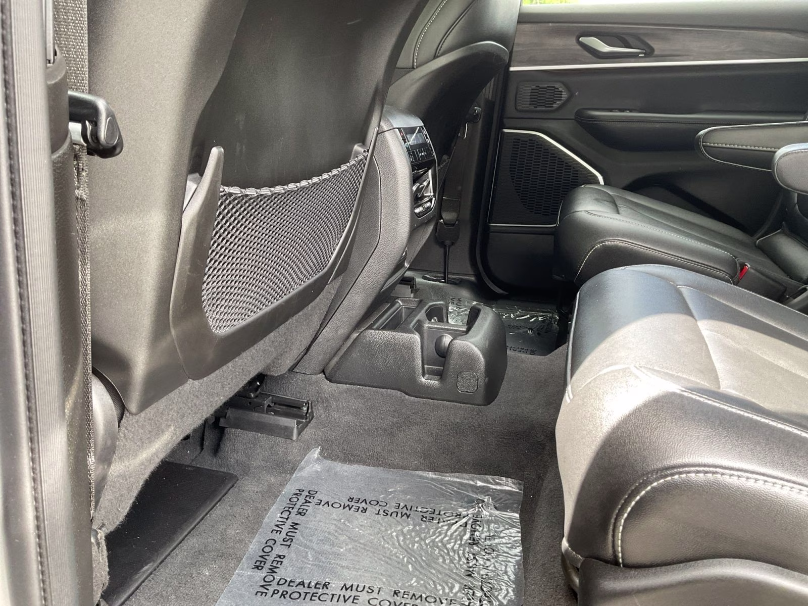 2023 Silver Zynith Jeep Grand Cherokee L Limited 4X4 SUV