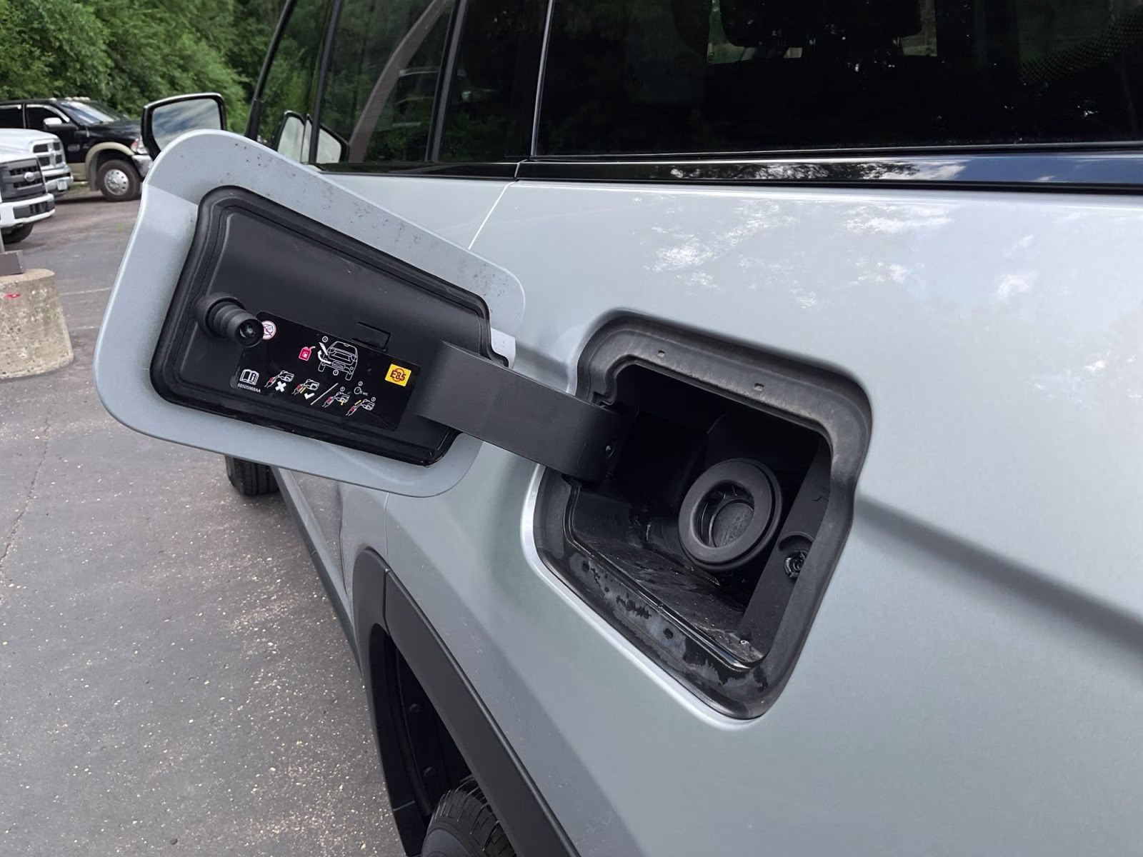 2023 Silver Zynith Jeep Grand Cherokee L Limited 4X4 SUV