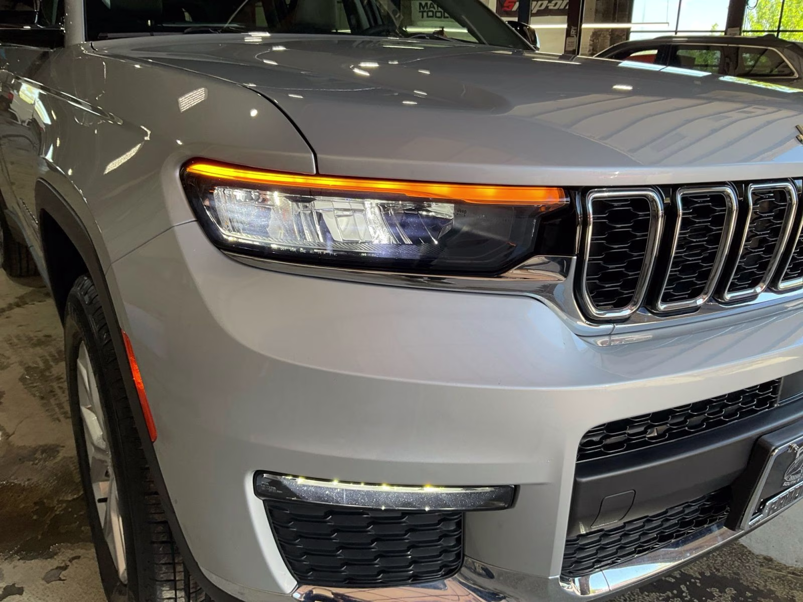 2023 Silver Zynith Jeep Grand Cherokee L Limited 4X4 SUV