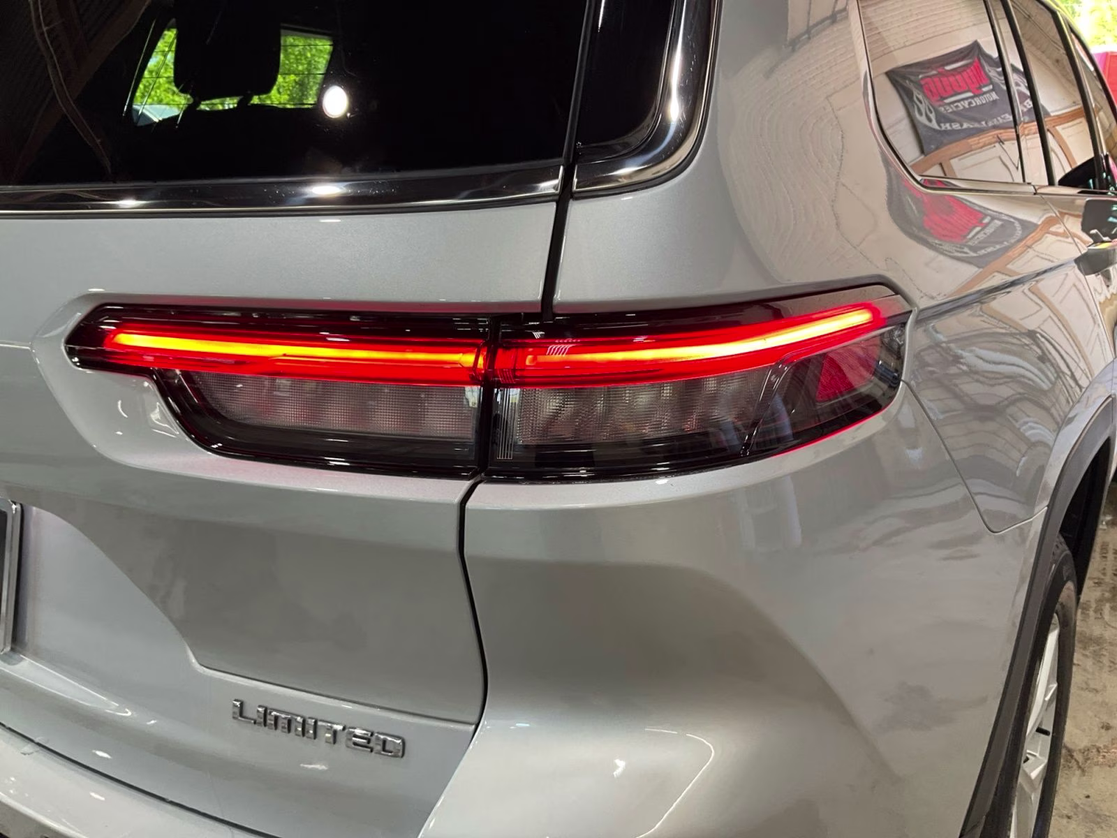 2023 Silver Zynith Jeep Grand Cherokee L Limited 4X4 SUV